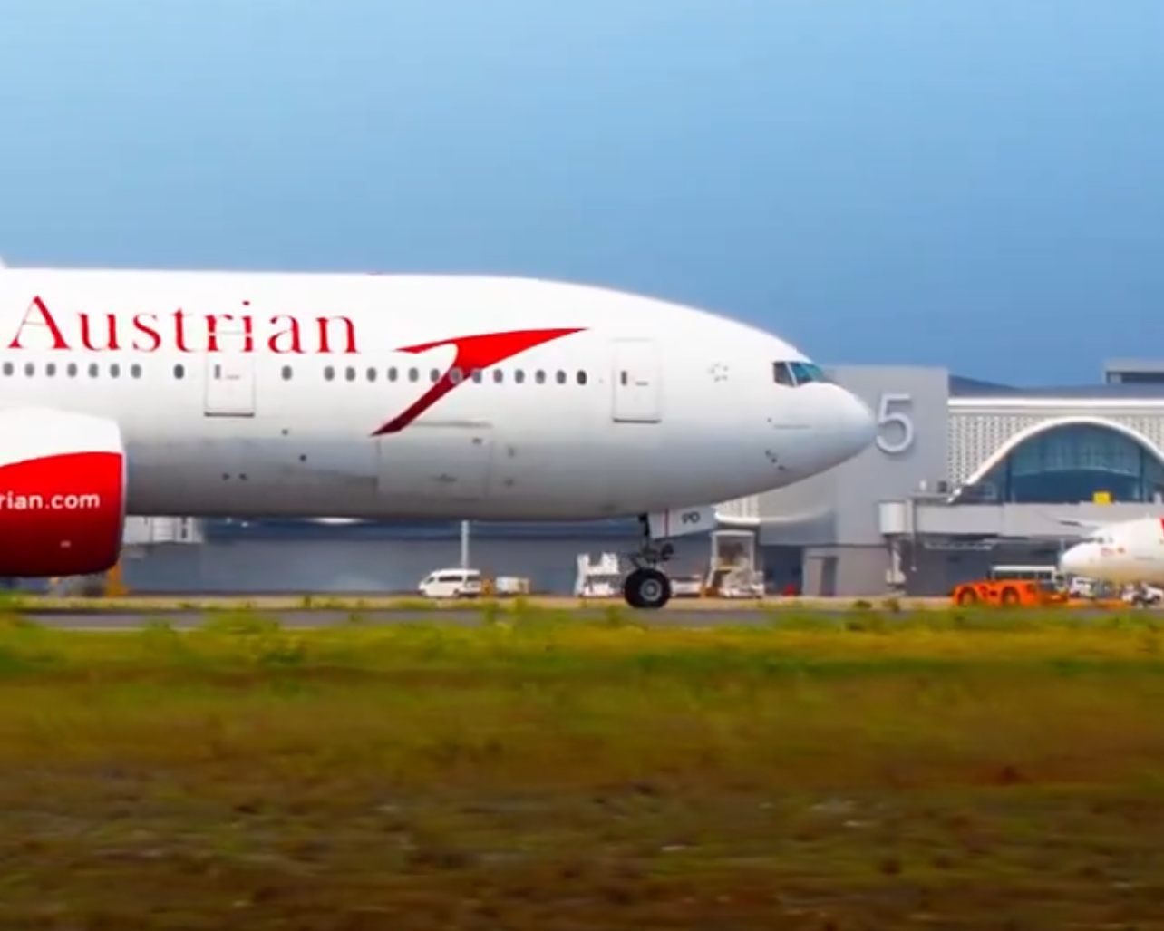 Is It Safe to Travel to the Maldives Right Now? Flight Update, Alternative Routes & What to Do