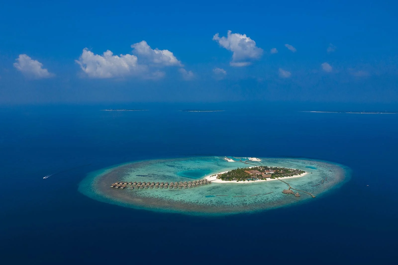 Emerald Faarufushi Resort & Spa — Faarufushi Island, Raa Atoll