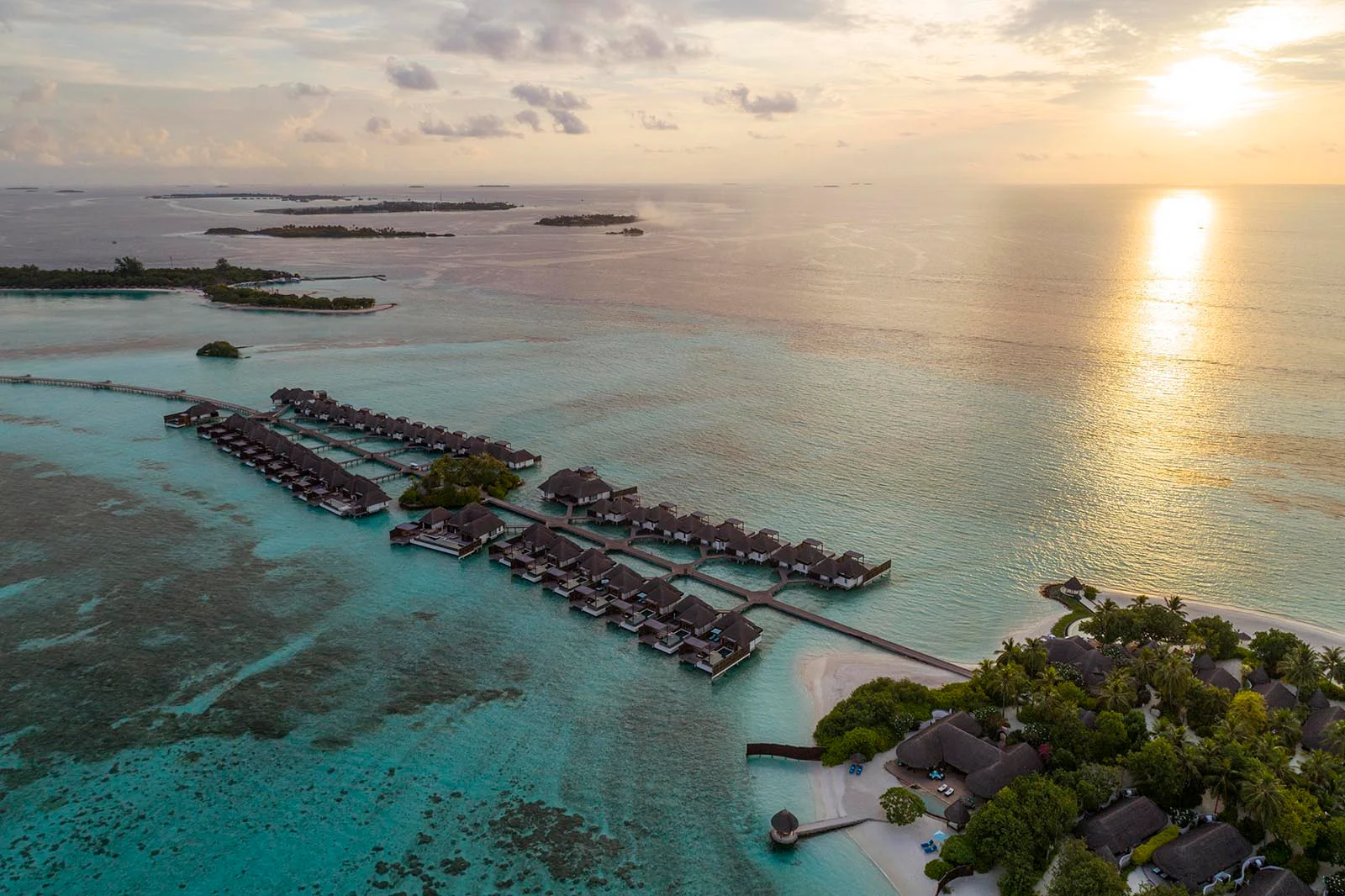 Four Seasons Resort Maldives at Kuda Huraa — Kuda Huraa, North Male Atoll