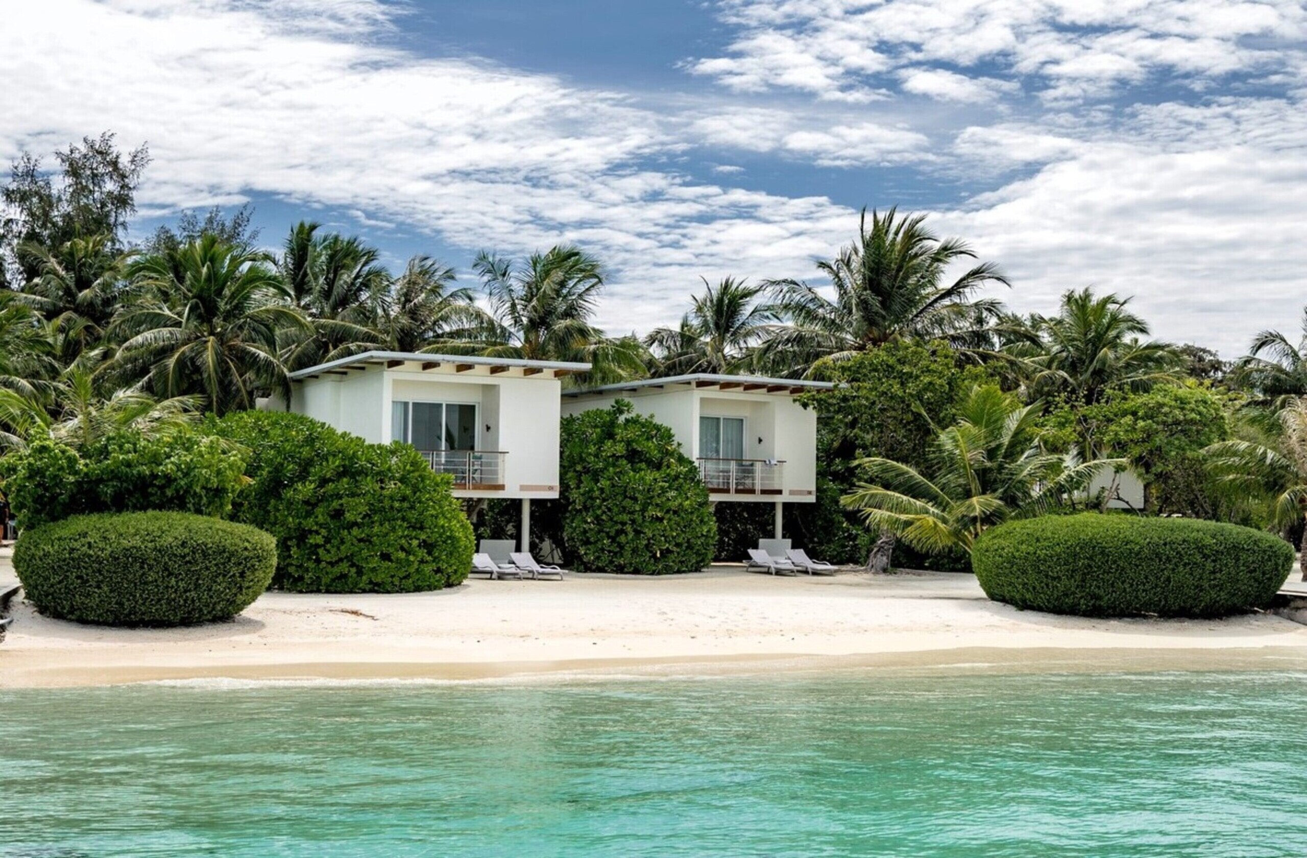1 Bedroom Beach House — Sea View — Holiday Inn Resort Kandooma Maldives