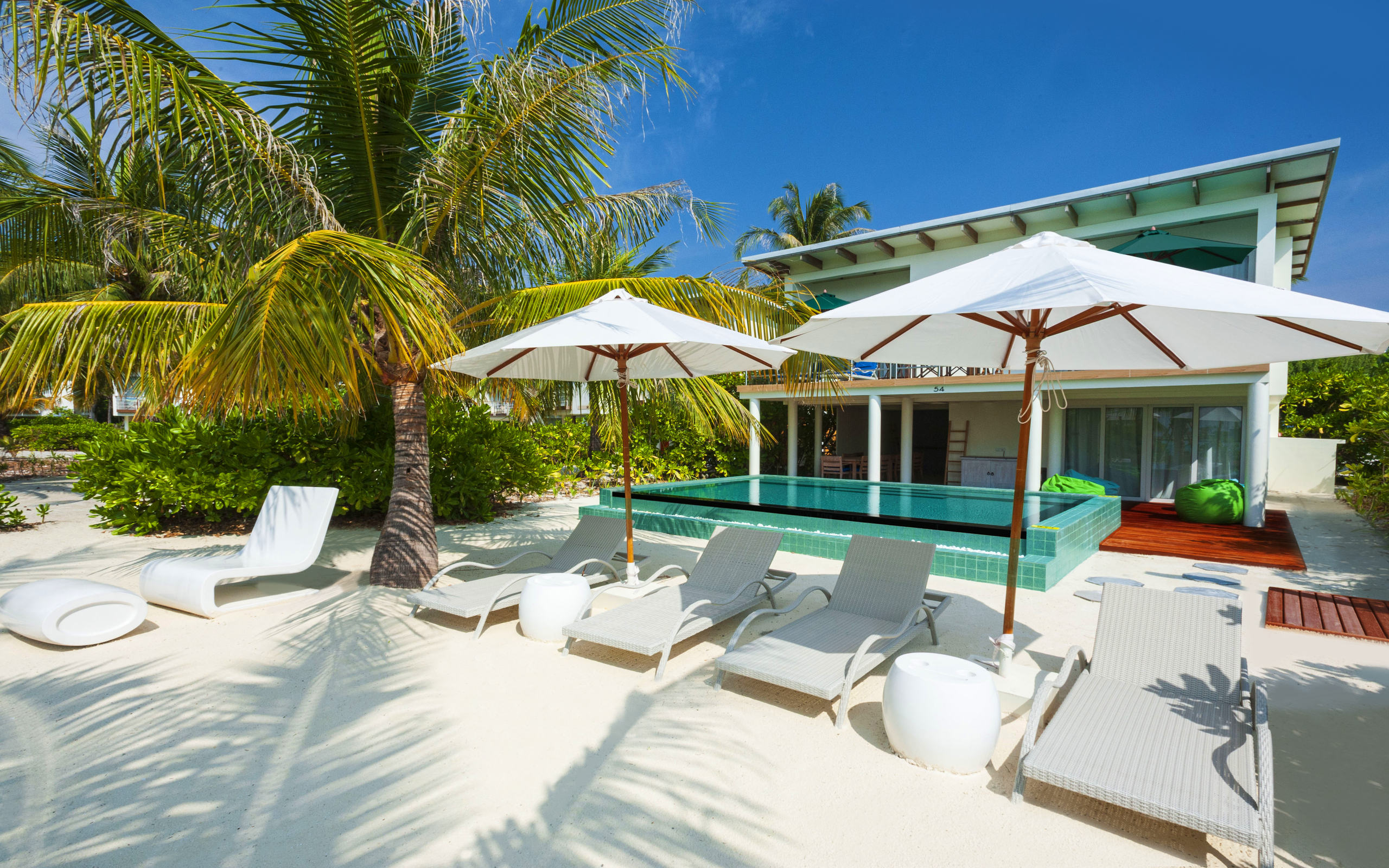 3 Bedroom Beach Pool Villa — Holiday Inn Resort Kandooma Maldives