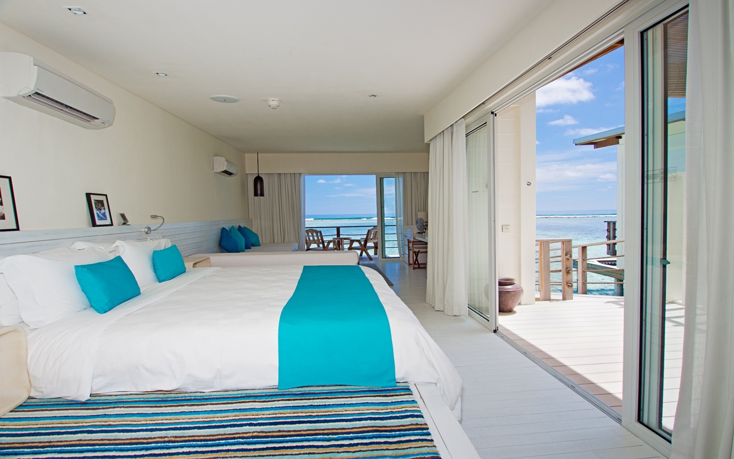 Holiday Inn Resort Kandooma Maldives — Kandooma, South Male Atoll